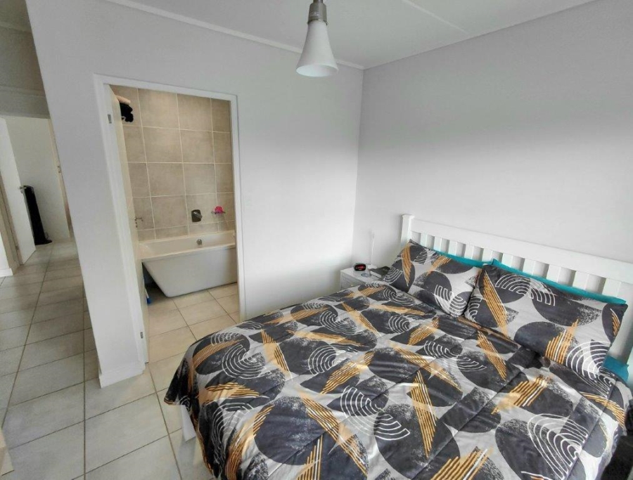 2 Bedroom Property for Sale in Admirals Park Western Cape